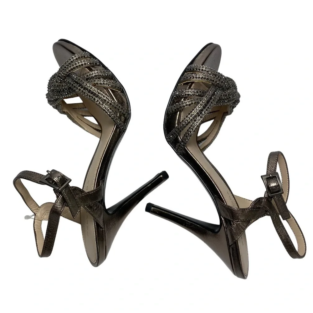 Pelle Moda Rhinestone Gray heels size 6M
